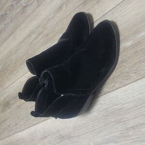 G by GUESS Tammie 2 Black Velvet Short Western Flair Booties Size 7